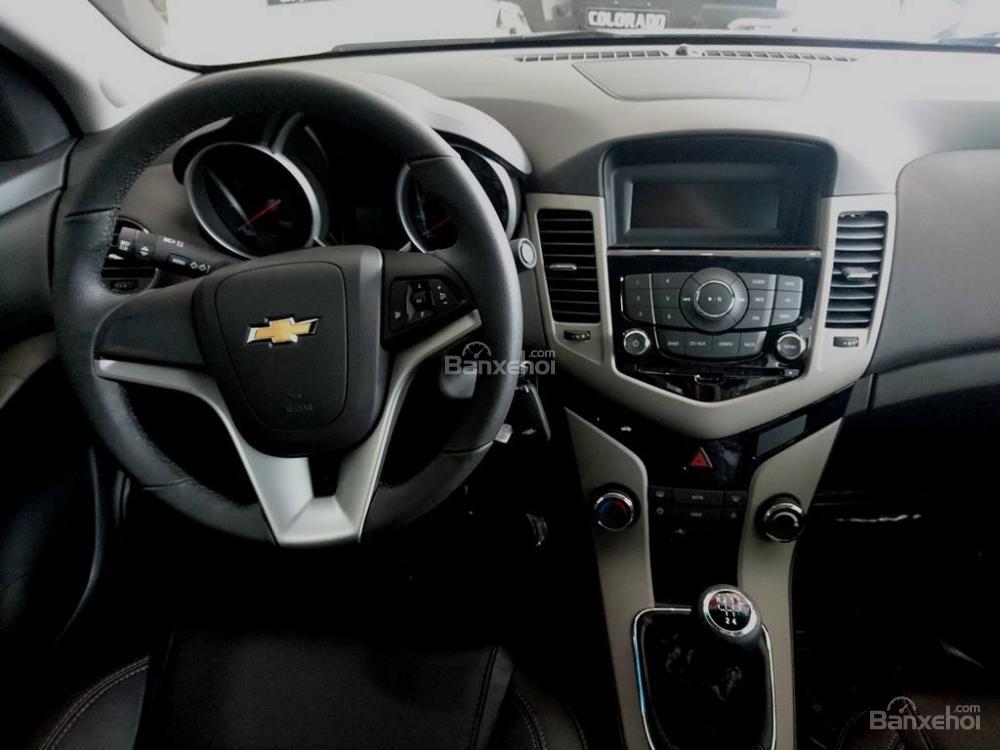 Chevrolet Cruze LT 1.6 2017 - Chevrolet Cruze mới hỗ trợ trả góp ngân hàng lãi suất tốt, giảm giá khi liên hệ