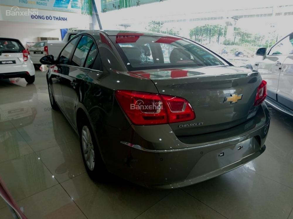 Chevrolet Cruze LT 1.6 2017 - Chevrolet Cruze mới hỗ trợ trả góp ngân hàng lãi suất tốt, giảm giá khi liên hệ