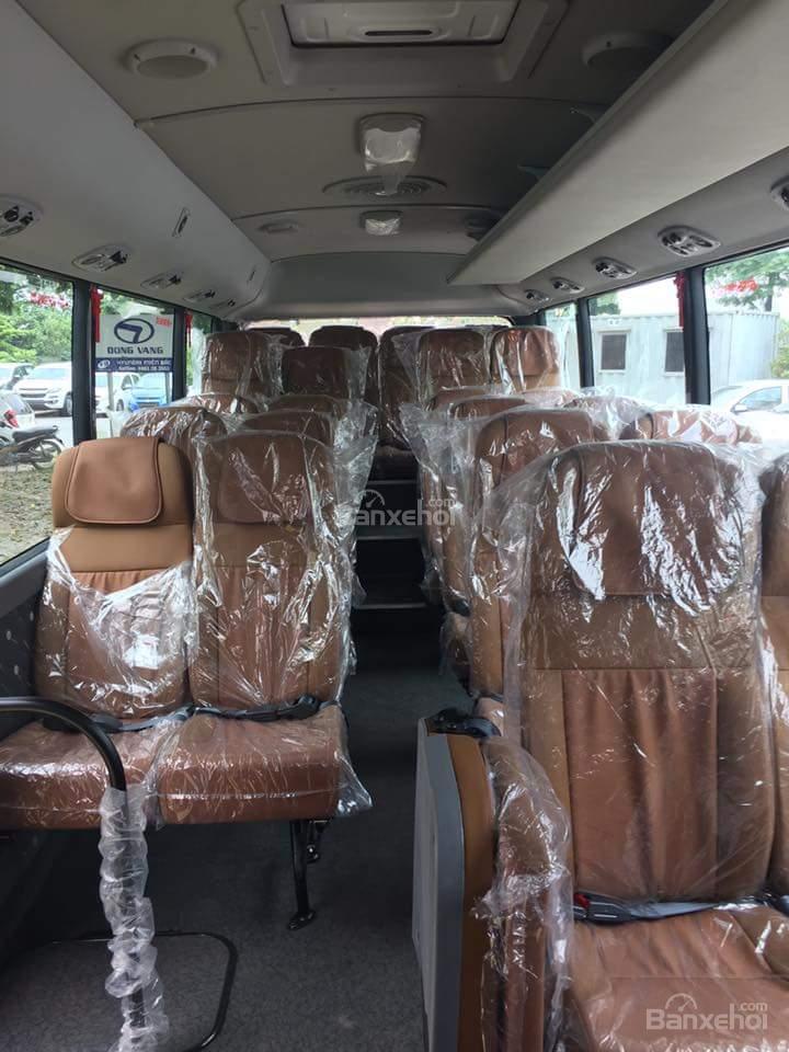Hyundai County 2018 - Bán xe County Đồng Vàng thân dài sản xuất 2018 - đèn trần led đổi màu
