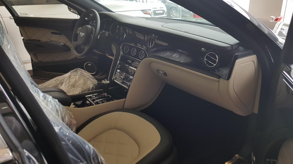 Bentley Mulsanne 2015 - Bán Bentley Mulsanne Speed sản xuất năm 2015, màu đen, nhập khẩu