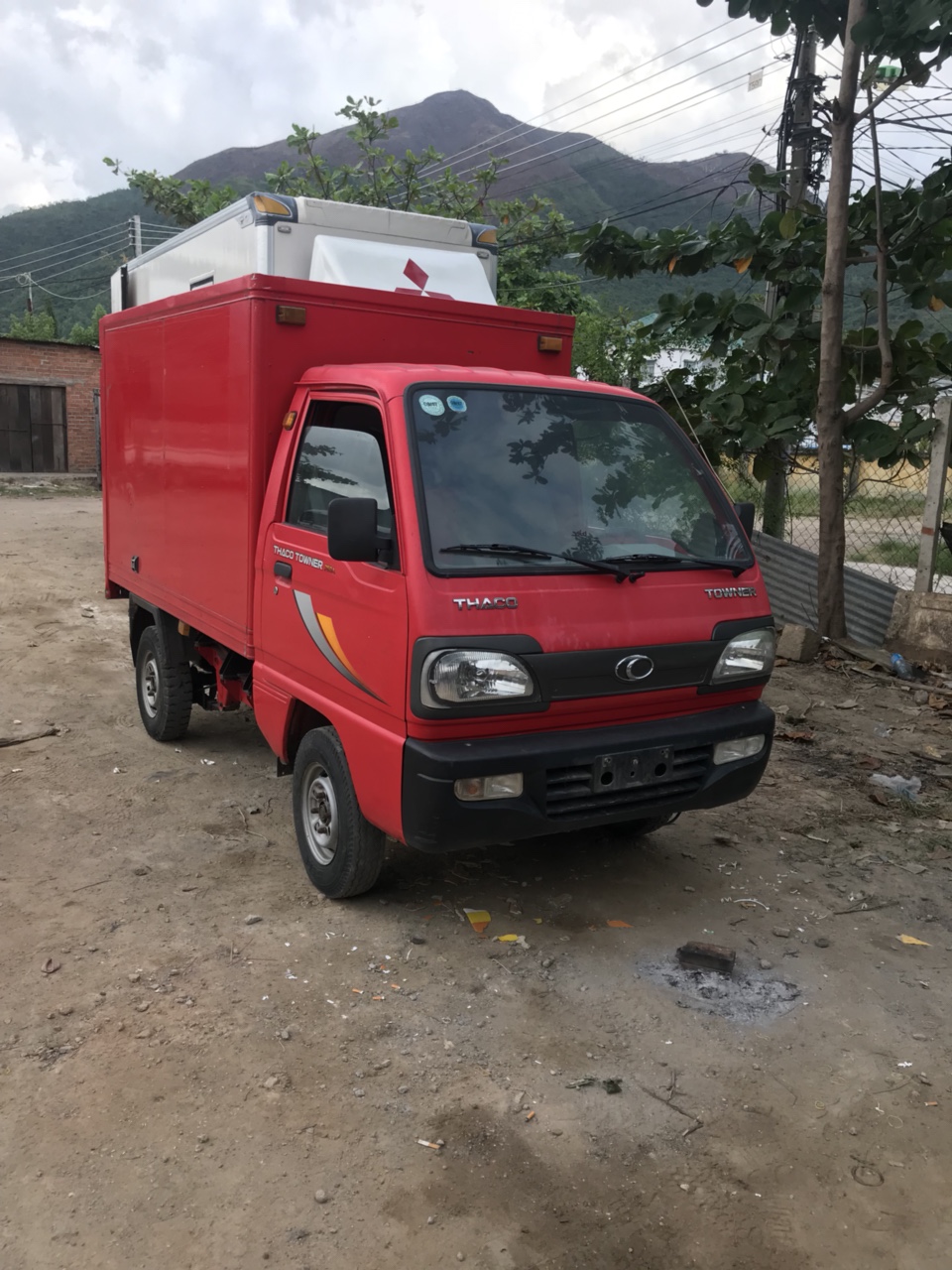 Thaco TOWNER 2014 - Cần bán gấp xe tải nhỏ thùng kín 600 kg, nhãn hiệu Thaco Towner 700, 2014 bao giấy tờ