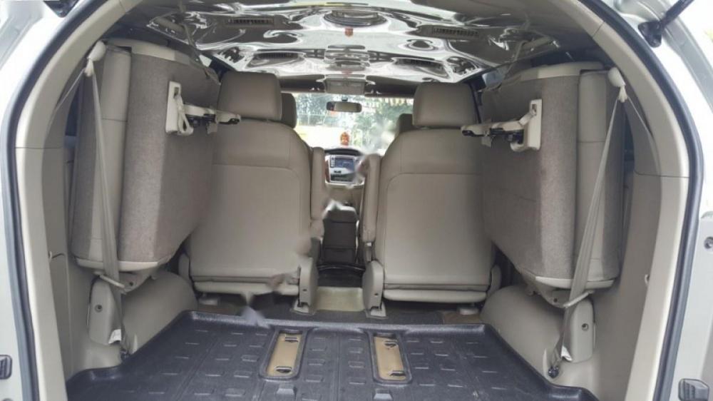 Toyota Innova V 2014 - Bán Toyota Innova V năm 2014, màu bạc như mới