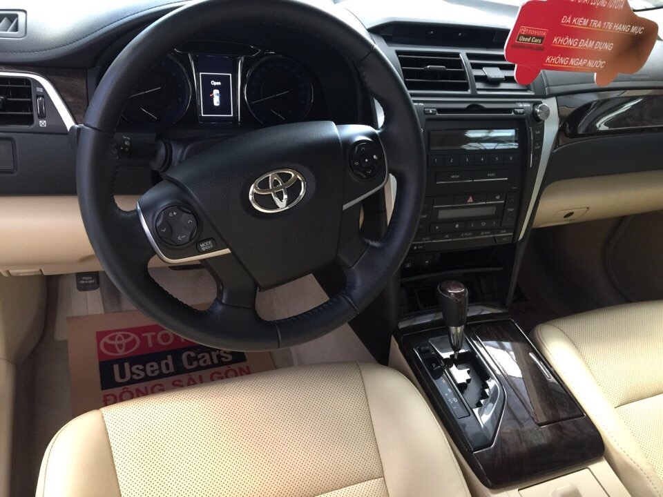 Toyota Camry 2.0E 2015 - Bán Camry 2.0E 2015 xe đẹp bao test hãng, hỗ trợ vay 75%