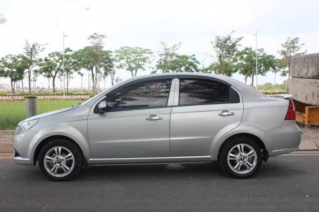 Chevrolet Aveo  1.5LT 2015 - Bán Chevrolet Aveo 1.5LT sản xuất năm 2015, màu bạc