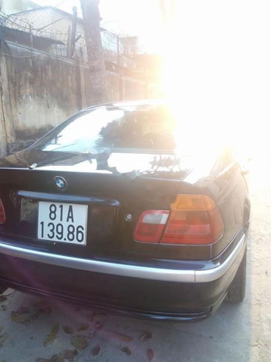 BMW 3 Series 318i 2001 - Cần bán lại xe BMW 3 Series 318i năm sản xuất 2001, màu đen, nhập khẩu nguyên chiếc số sàn