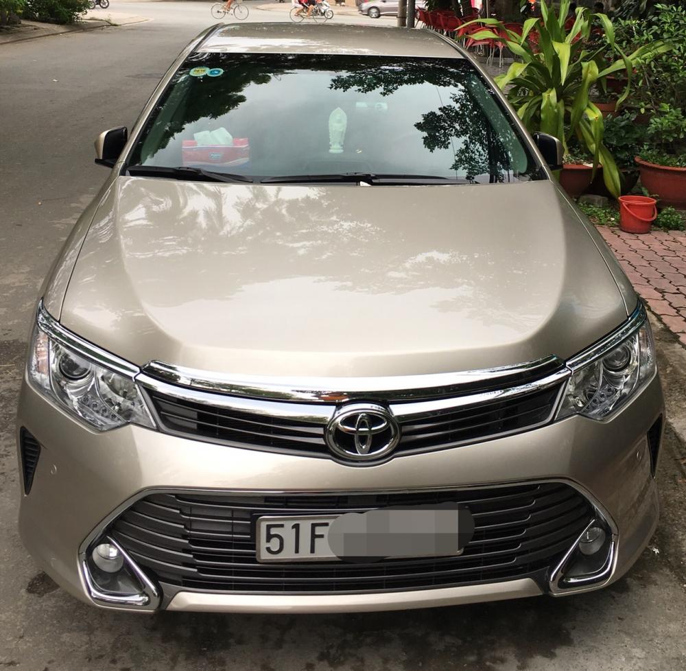 Toyota Camry 2.5Q 2016 - Bán Camry 2.5Q 2016, xe zin chạy lướt, mới 95% bao test hãng, hỗ trợ vay 75%