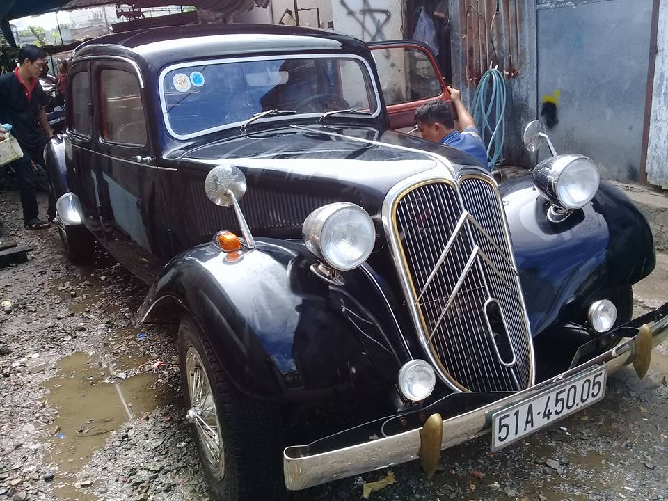 Citroen AX LX 1943 - Bán xe ô tô cổ Citroen Traction Avant 1943 màu đen