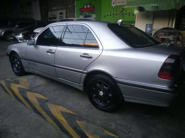 Mercedes-Benz C class C200 Elegance 1999 - Bán Mercedes C200 Elegance năm sản xuất 1999, màu bạc chính chủ, giá 186tr