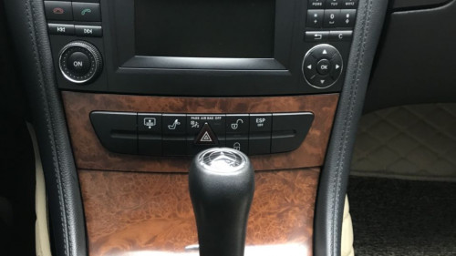 Mercedes-Benz CLS class   3.5 AT  2008 - Cần bán Mercedes 3.5 AT đời 2008, màu trắng