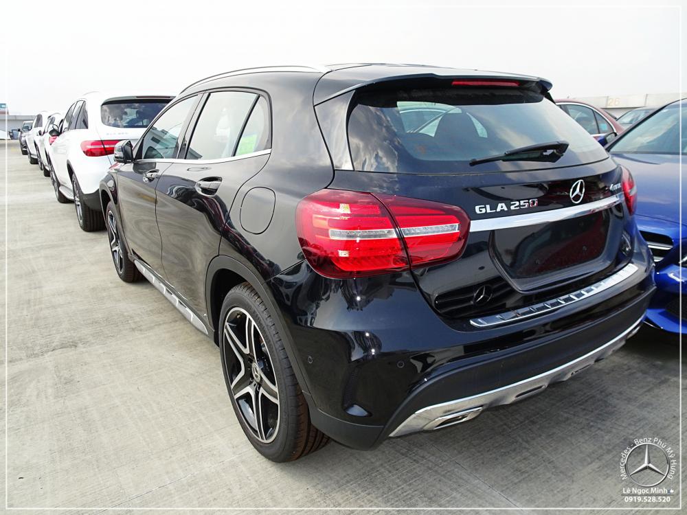 Mercedes-Benz GLA-Class GLA250 2018 - Bán Mercedes-Benz GLA 250 4 Matic - Xe SUV nhập khẩu - Hỗ trợ bank 80% - Ưu đãi lớn Tết 2020- LH: 0919 528 520