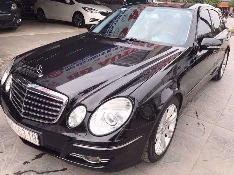 Mercedes-Benz E200 2008 - Cần bán Mercedes đời 2008, màu đen, nhập khẩu chính hãng, còn mới, giá tốt