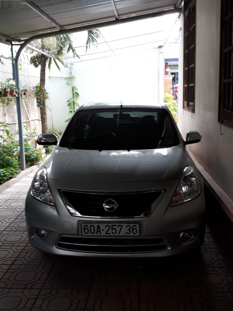 Nissan Sunny 2015 - Cần bán Nissan Sunny đời 2015, màu bạc