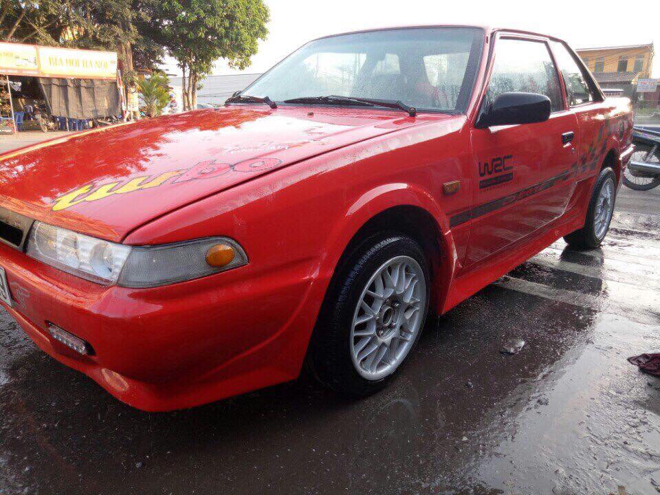 Mazda 626 1988 - Cần bán Mazda 626 hai cửa màu đỏ