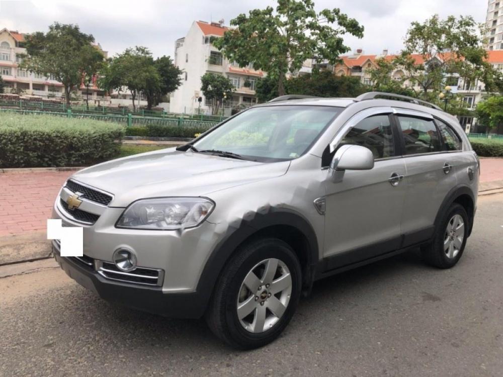 Chevrolet Captiva LT 2010 - Xe Chevrolet Captiva LT năm sản xuất 2010, màu bạc chính chủ, giá tốt