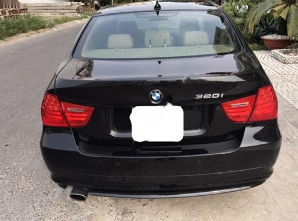 BMW 3 Series 320i 2011 - Chính chủ cần bán xe BMW 3 Series 320i sản xuất 2011, màu đen, nhập khẩu nguyên chiếc