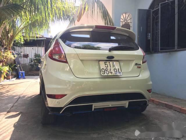 Ford Fiesta   S 2014 - Cần bán gấp Ford Fiesta S sản xuất 2014, màu trắng xe gia đình, 455 triệu