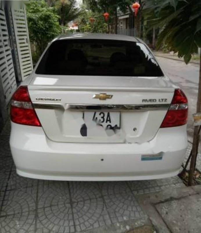 Chevrolet Aveo LTZ 1.5 AT 2015 - Bán Chevrolet Aveo LTZ 1.5 AT sản xuất 2015, màu trắng