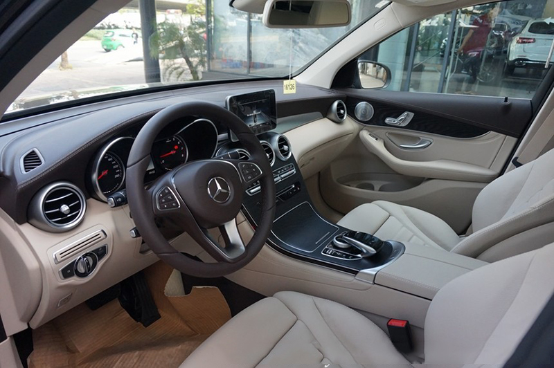 Mercedes-Benz Smart GLC 300 4MATIC 2018 - Bán xe Mercedes GLC 300 màu xanh Cavansite giá tốt. Giao xe ngay