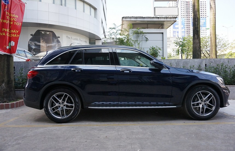 Mercedes-Benz Smart GLC 300 4MATIC 2018 - Bán xe Mercedes GLC 300 màu xanh Cavansite giá tốt. Giao xe ngay