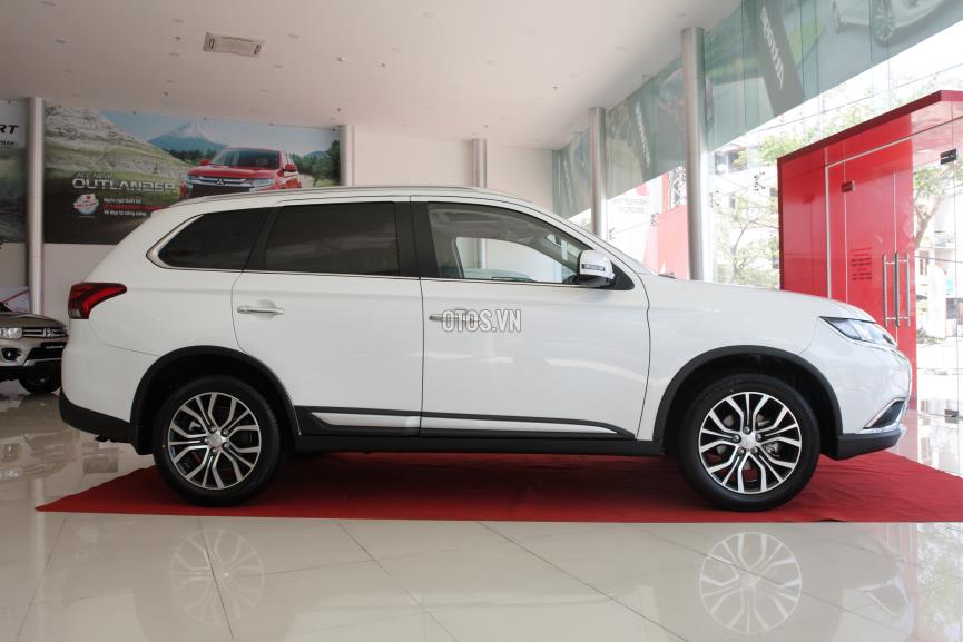 Mitsubishi Stavic CVT Premium 2018 - Khuyến mãi tháng 5 Mitsubishi Outlander 2.0 CVT Premium 1 cầu đời 2018, số tự động tại Đà Nẵng - L/H: 01215.537.547