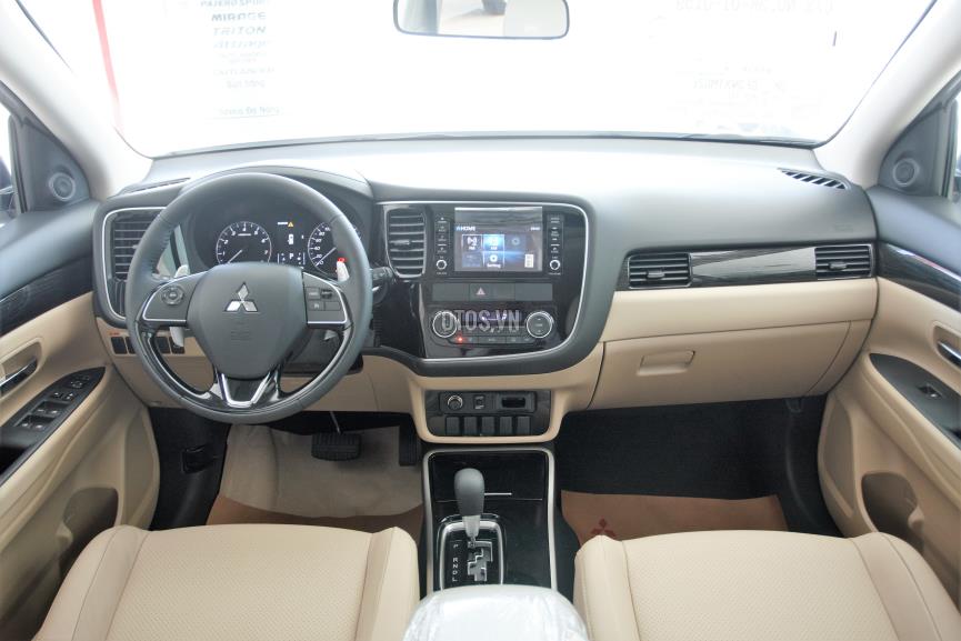 Mitsubishi Stavic CVT Premium 2018 - Khuyến mãi tháng 5 Mitsubishi Outlander 2.0 CVT Premium 1 cầu đời 2018, số tự động tại Đà Nẵng - L/H: 01215.537.547