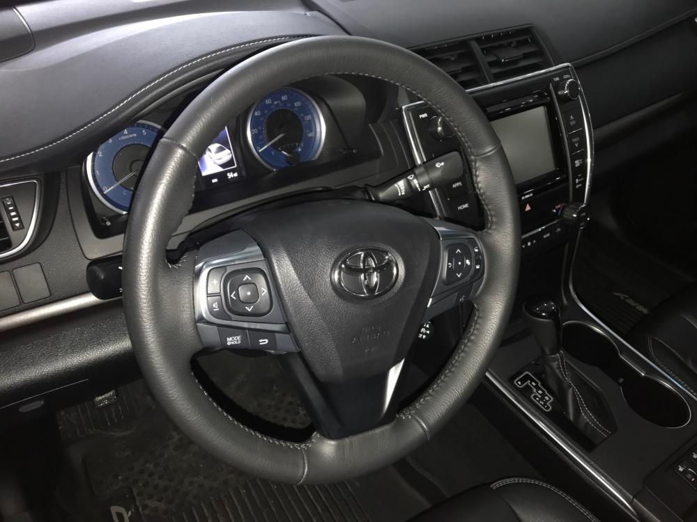Toyota Camry LE XLE 2016 - Bán Toyota Camry LE XLE đời 2016, màu đen, nhập Mỹ