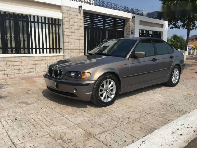 BMW 3 Series   318i 2003 - Cần bán BMW 3 Series 318i năm sản xuất 2003, màu xám xe gia đình