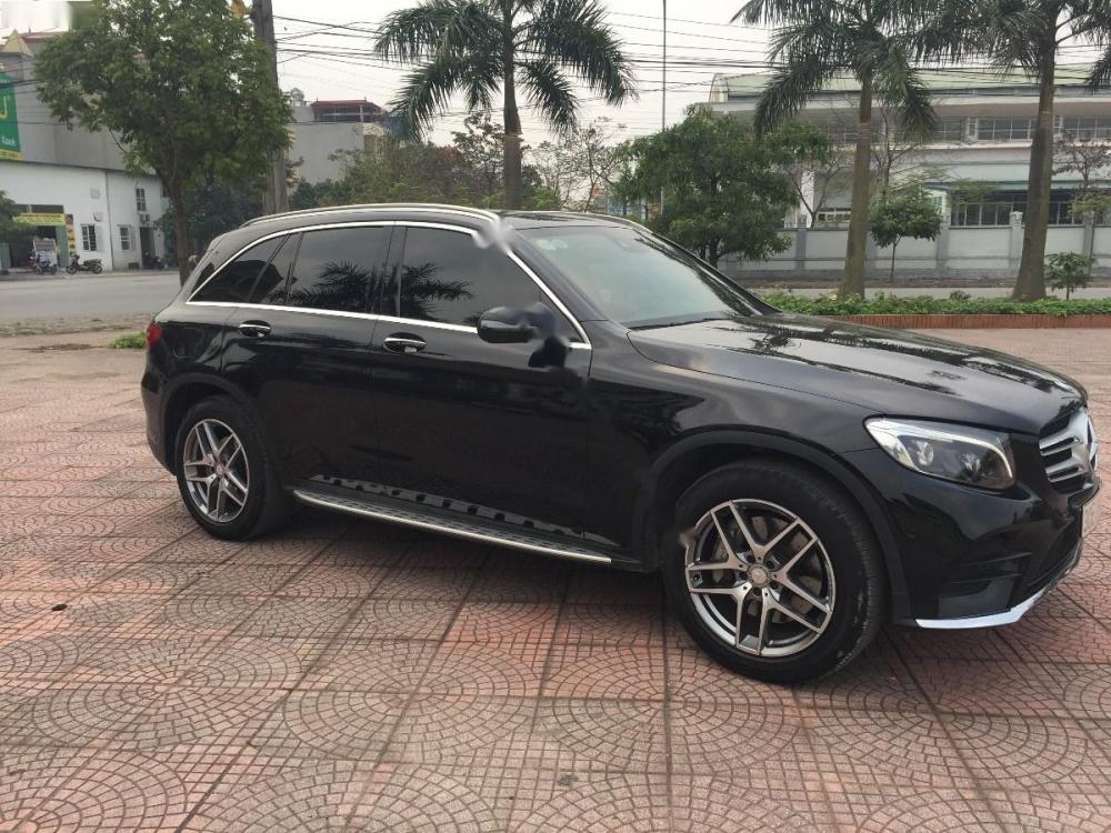 Mercedes-Benz GLC-Class GLC 300 2017 - Cần bán gấp Mercedes GLC 300 2017, màu đen