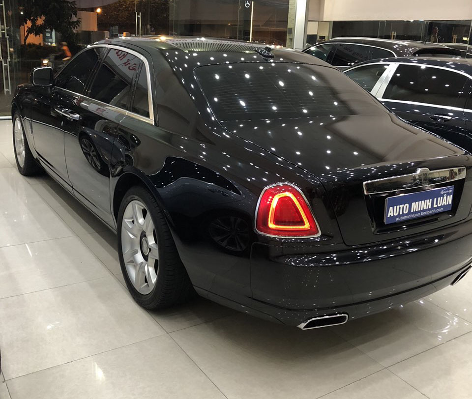 Rolls-Royce Ghost 2011 - Cần bán Rolls-Royce Ghost đời 2011, màu đen - bạc, xe nhập