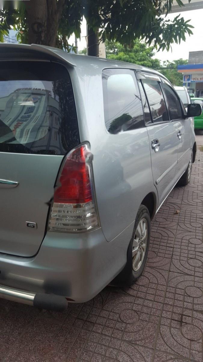 Toyota Innova 2008 - Cần bán xe Toyota Innova sản xuất năm 2008, màu bạc xe gia đình