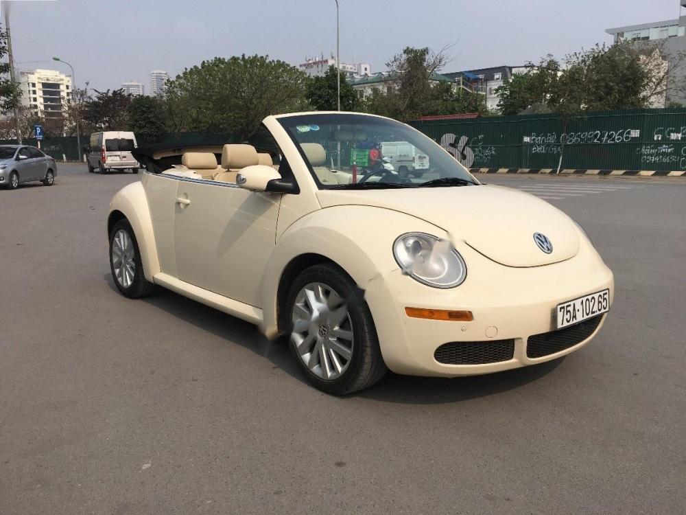 Volkswagen New Beetle 2009 - Bán Volkswagen New Beetle sản xuất năm 2009, màu kem (be), xe nhập