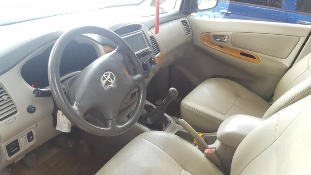 Toyota Innova 2008 - Cần bán xe Toyota Innova sản xuất năm 2008, màu bạc xe gia đình