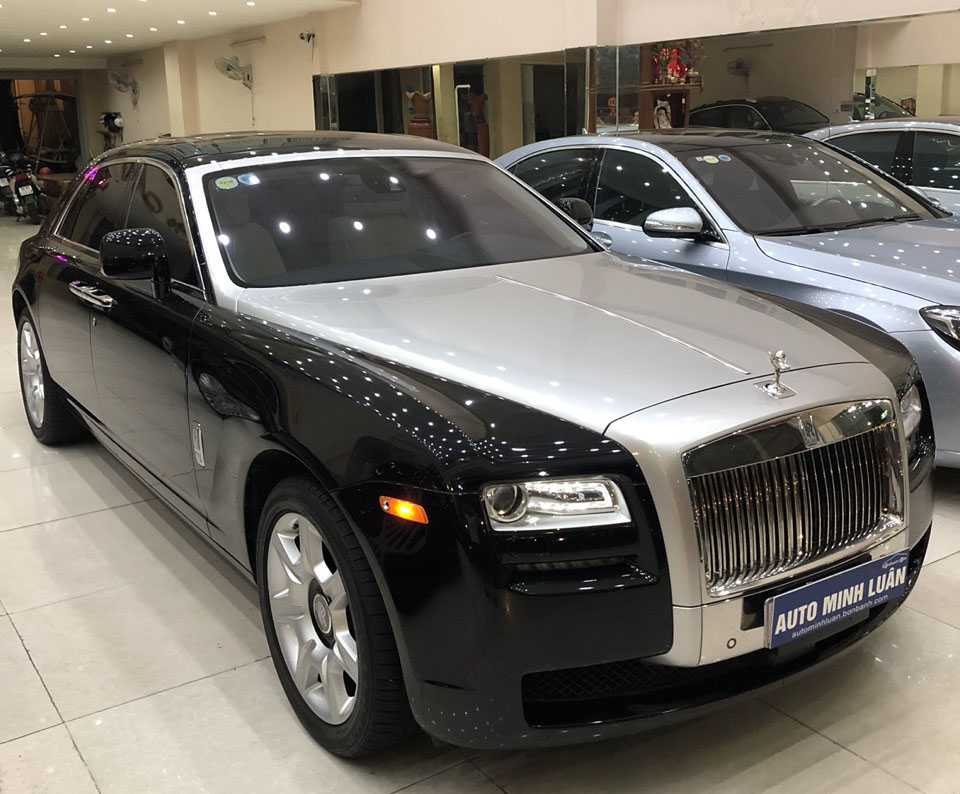 Rolls-Royce Ghost 2011 - Cần bán Rolls-Royce Ghost đời 2011, màu đen - bạc, xe nhập