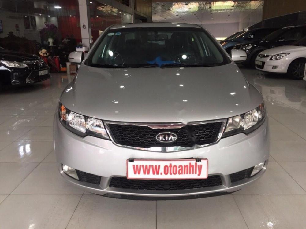 Kia Cerato 2011 - Salon bán Kia Cerato năm 2011, màu bạc, nhập khẩu