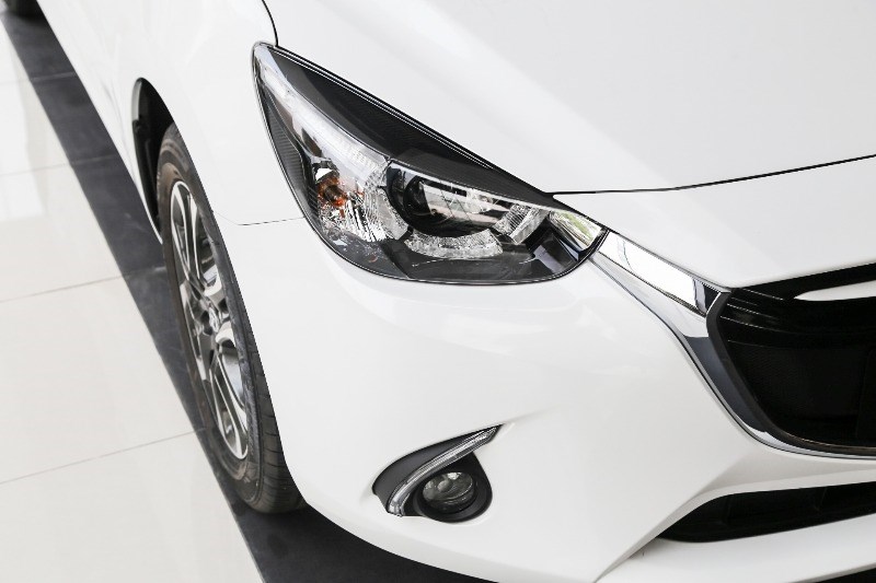 Mazda 2 2018 - Cần bán Mazda 2 đời 2018, màu trắng, nhập khẩu giá cạnh tranh