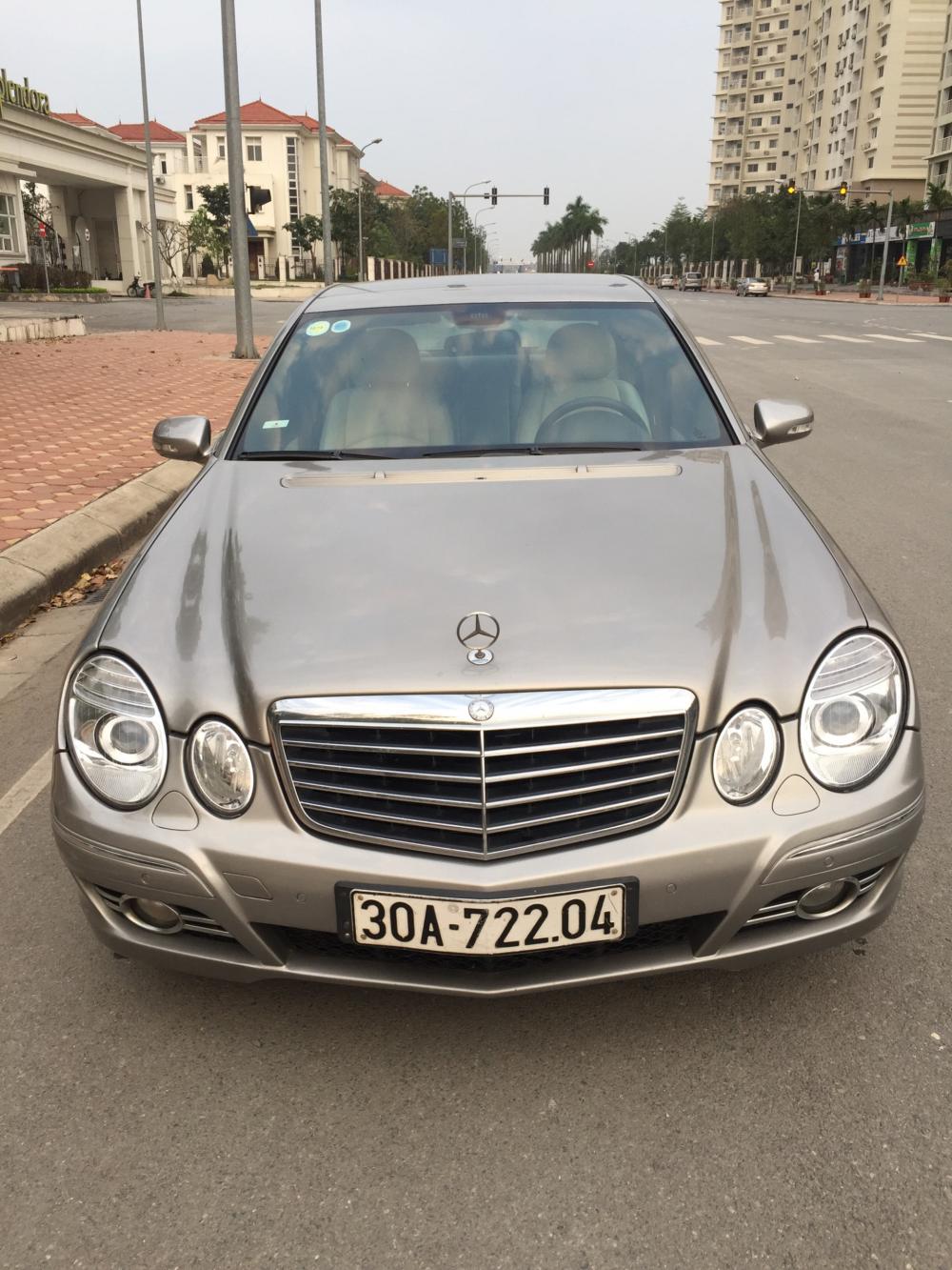 Mercedes-Benz E class E200 2008 - Bán ô tô Mercedes E200 đời 2008, màu bạc, 430 triệu