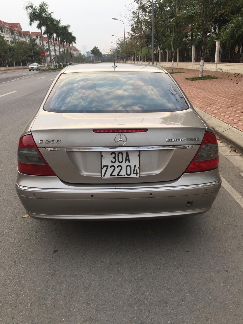 Mercedes-Benz E class E200 2008 - Bán ô tô Mercedes E200 đời 2008, màu bạc, 430 triệu