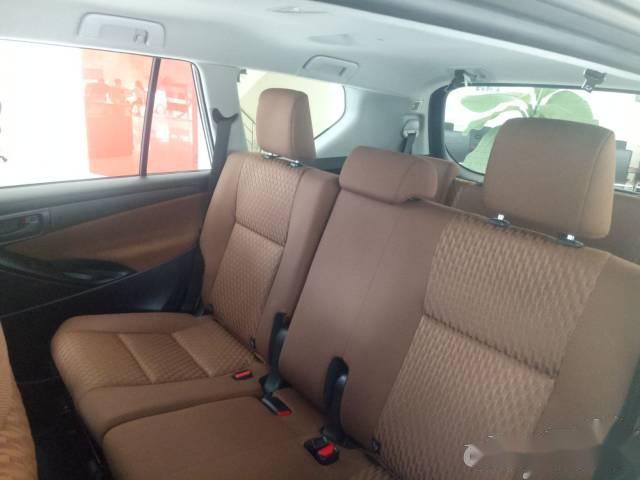 Toyota Innova  2.0E 2018 - Bán Toyota Innova 2.0E sản xuất 2018, màu xám