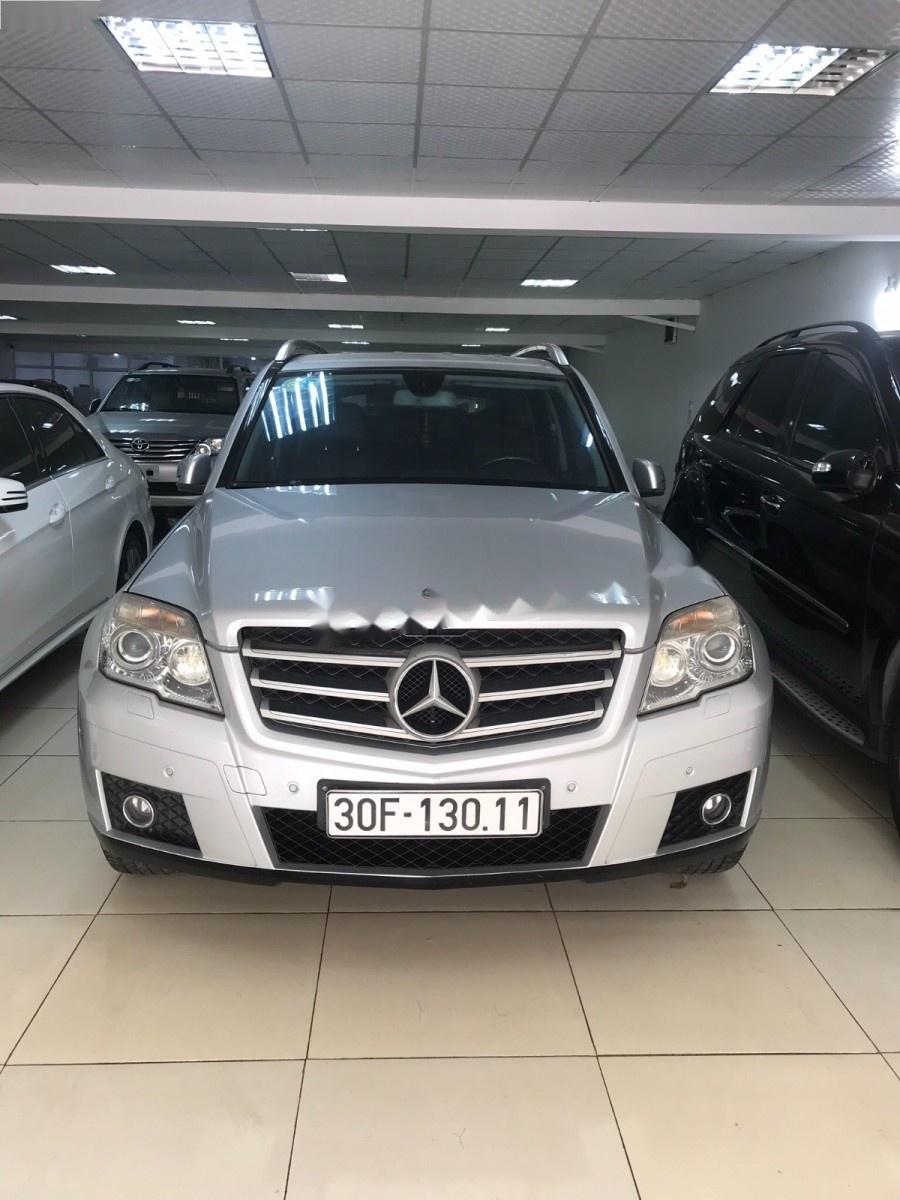 Mercedes-Benz GLK Class GLK300 4Matic 2009 - Cần bán gấp Mercedes GLK300 đời 2009, màu bạc, 660tr