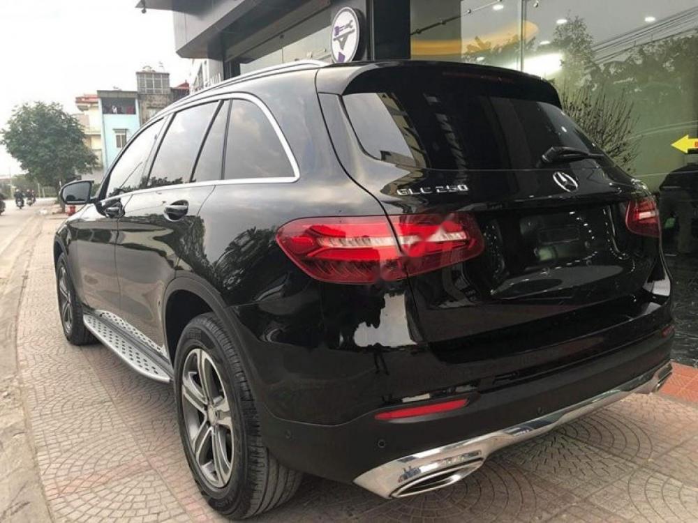 Mercedes-Benz GLC-Class GLC 250 4Matic 2017 - Bán xe Mercedes GLC 250 4Matic sản xuất 2017, màu đen