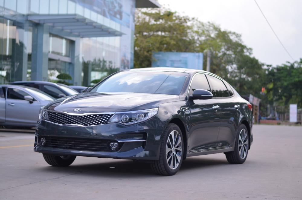 Kia Optima 2.0 AT 2018 - Bán Kia Optima 2018 chỉ từ 789tr, hỗ trợ vay đến 90% giá trị xe, có xe giao ngay