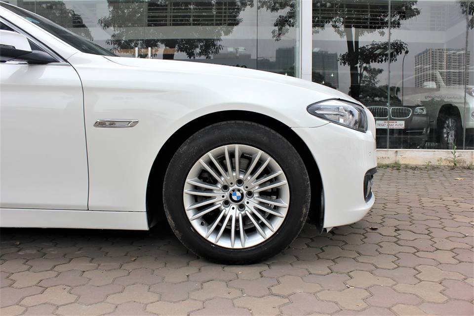 BMW 5 Series 520i 2015 - Cần bán BMW 5 Series sản xuất năm 2015, màu trắng, nhập khẩu