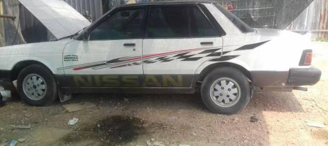 Nissan Maxima 1983 - Bán Nissan Maxima đời 1983, màu trắng