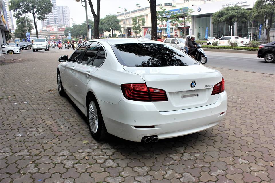 BMW 5 Series 520i 2015 - Cần bán BMW 5 Series sản xuất năm 2015, màu trắng, nhập khẩu