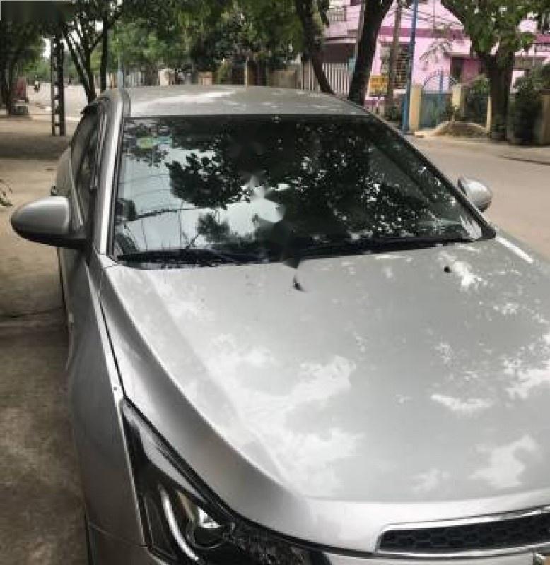 Chevrolet Cruze 2011 - Bán ô tô Chevrolet Cruze năm sản xuất 2011, màu bạc chính chủ