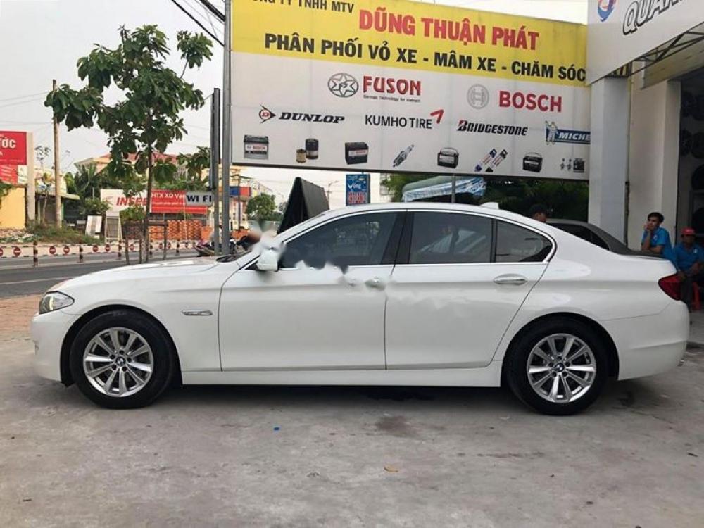 BMW 5 Series 520i 2012 - Bán xe BMW 5 Series 520i năm sản xuất 2012, màu trắng, xe nhập