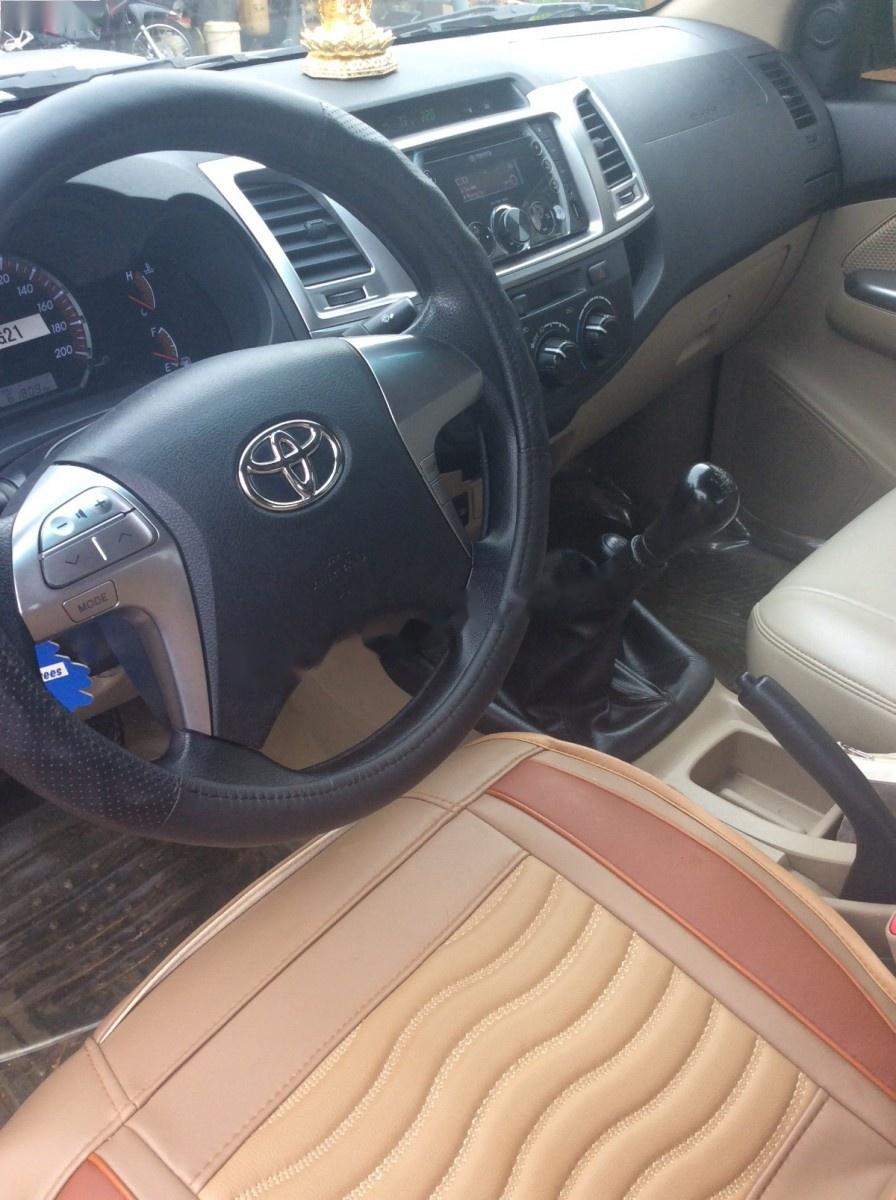 Toyota Hilux G 2015 - Cần bán gấp Toyota Hilux G sản xuất 2015, màu bạc, nhập khẩu, giá 610tr