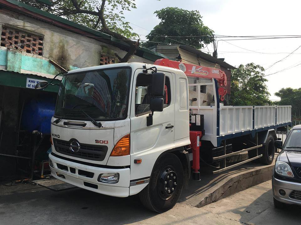 Xe tải 10000kg 2018 - Bán xe tải trên 10 tấn đời 2018, màu trắng, nhập khẩu nguyên chiếc