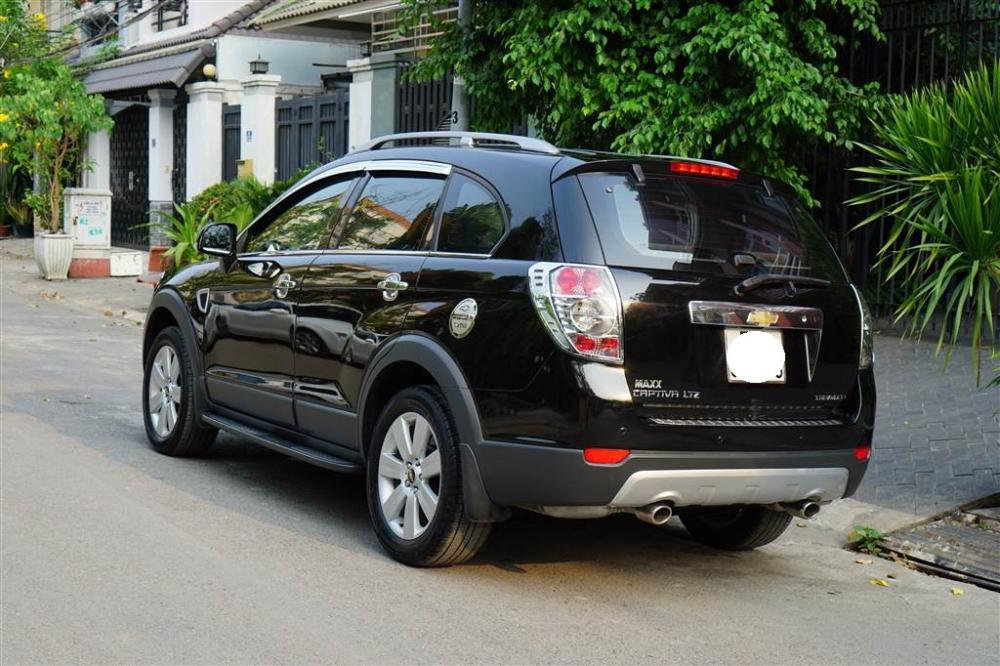 Chevrolet Captiva MAXX LTZ 2011 - Bán xe Chevrolet Captiva Maxx LTZ 2011, màu đen số tự động, giá chỉ 400 triệu