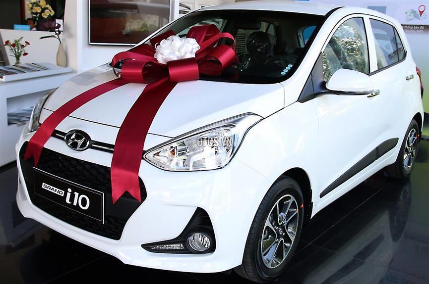 Hyundai Grand i10 2018 - Bán ô tô Hyundai Grand i10 1.2AT số tự động sản xuất năm 2018, mới 100% đủ màu, CKD, giá chỉ 385 triệu